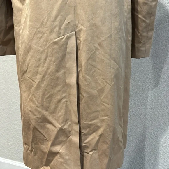 Authentic Burberry trench coat - Picture 8 of 16